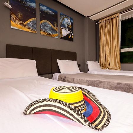Hotel Htl Bogota Bagian luar foto