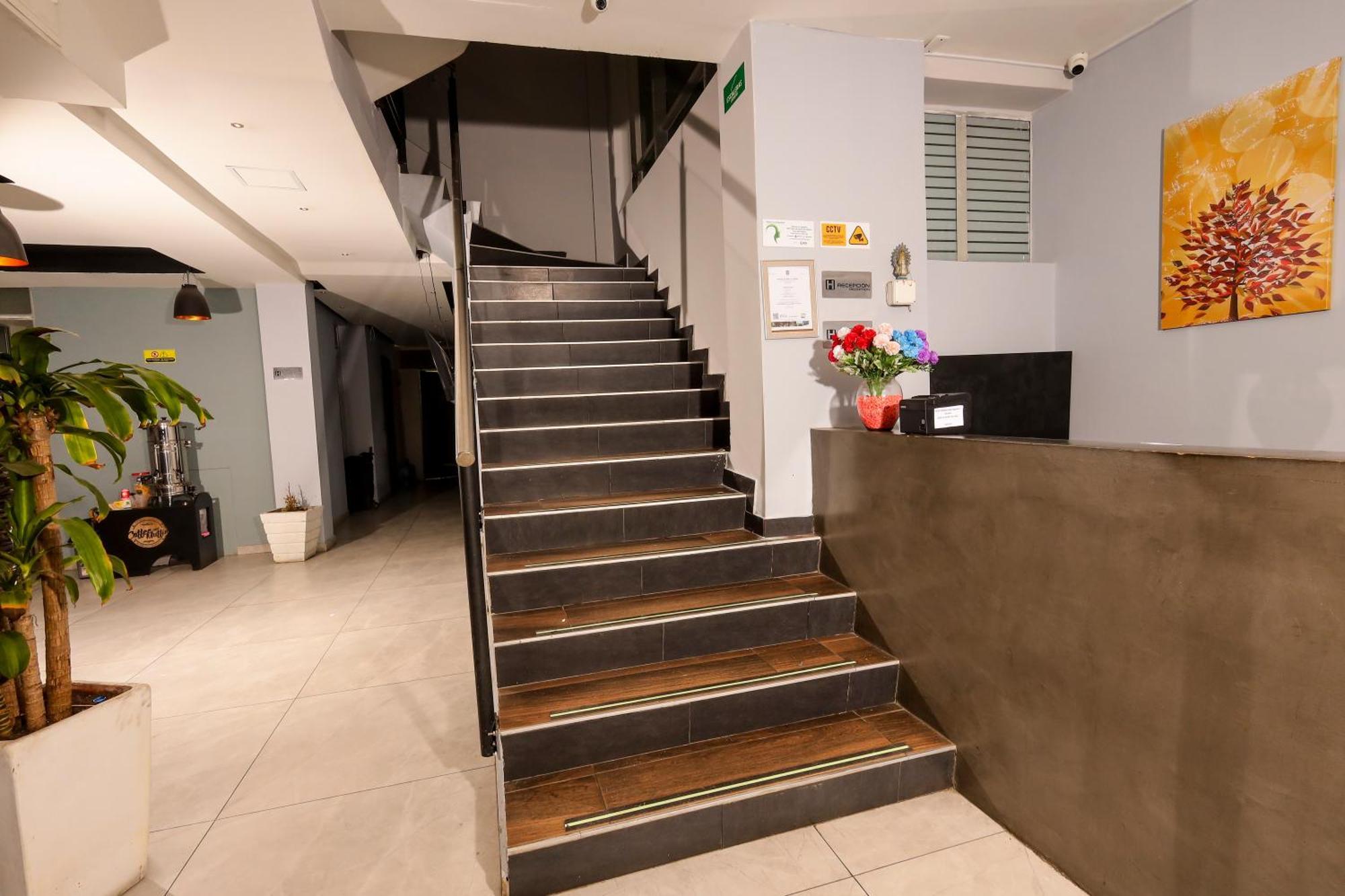 Hotel Htl Bogota Bagian luar foto