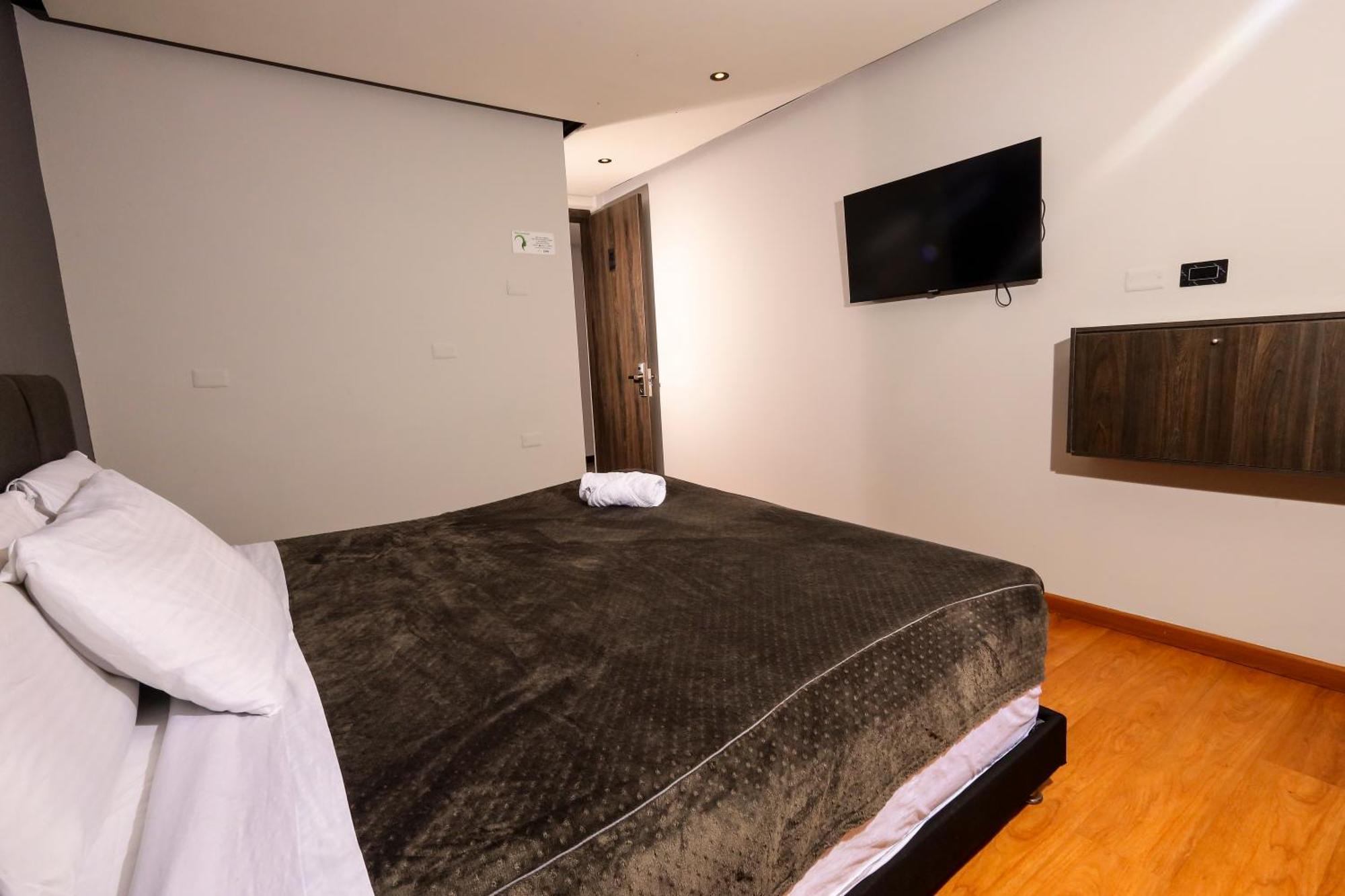 Hotel Htl Bogota Bagian luar foto