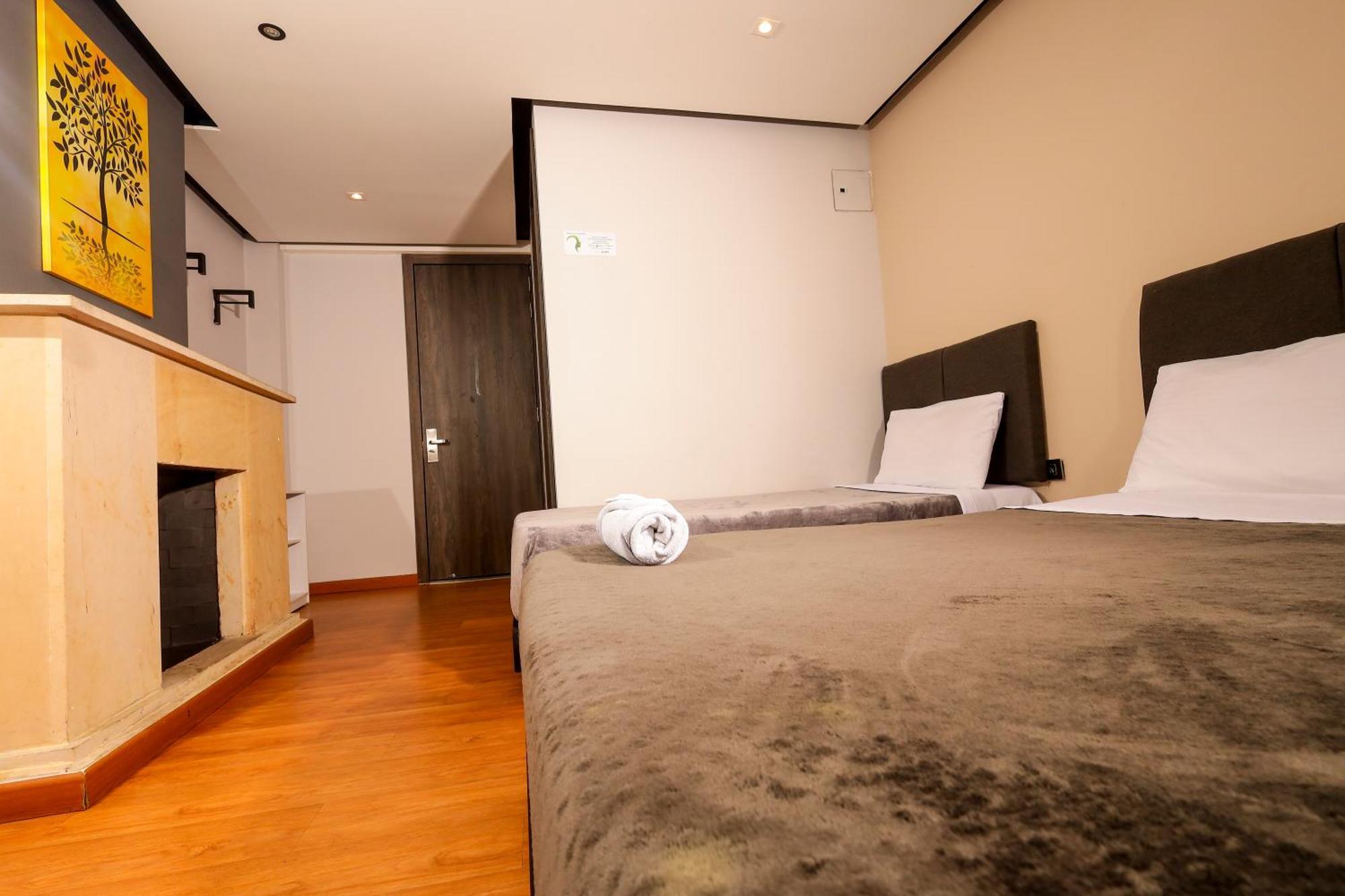 Hotel Htl Bogota Bagian luar foto